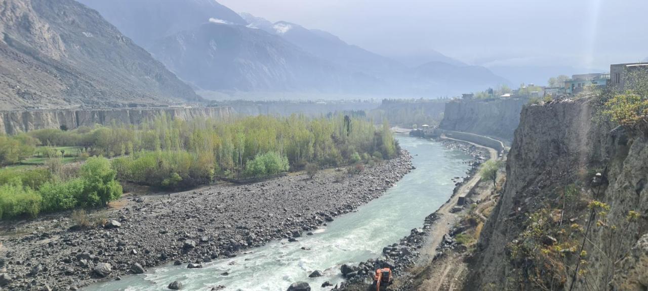Indus Lodges Gilgit Exterior photo