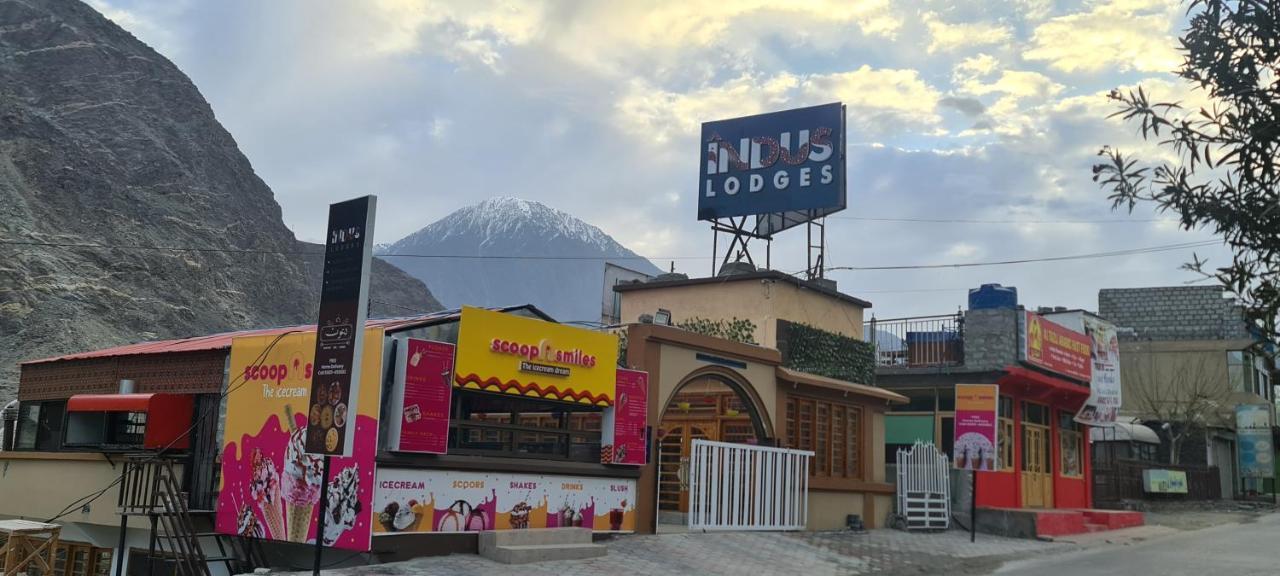 Indus Lodges Gilgit Exterior photo