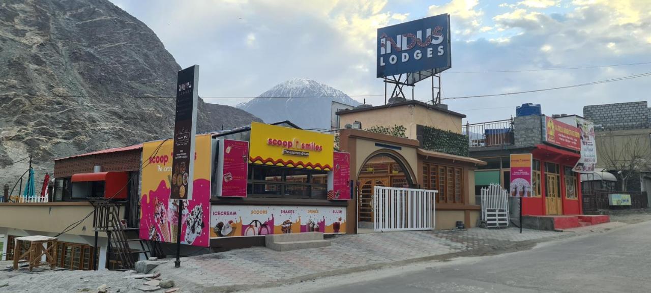 Indus Lodges Gilgit Exterior photo