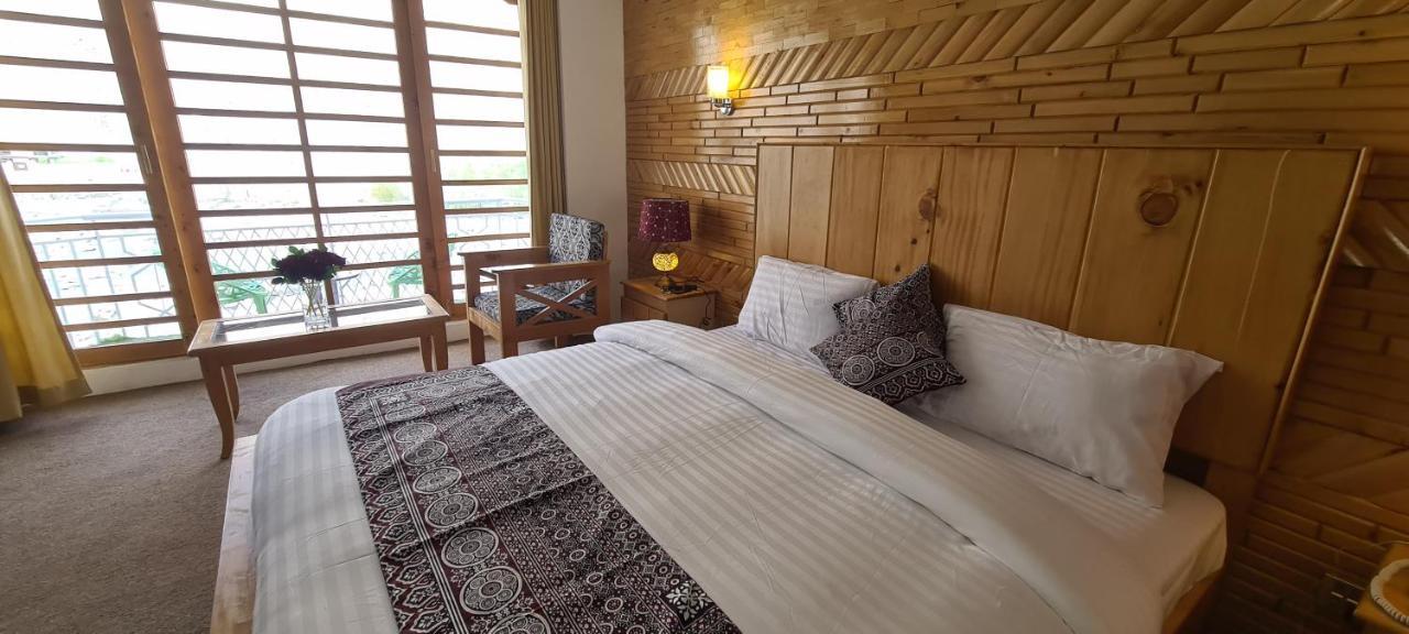 Indus Lodges Gilgit Exterior photo