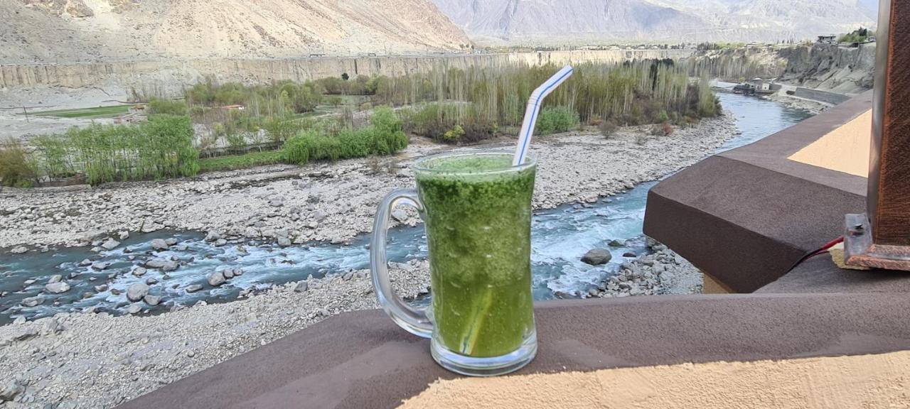 Indus Lodges Gilgit Exterior photo